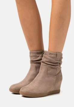 Anna Field Winter Boot - Enkellaarsjes Met Sleehak - Taupe