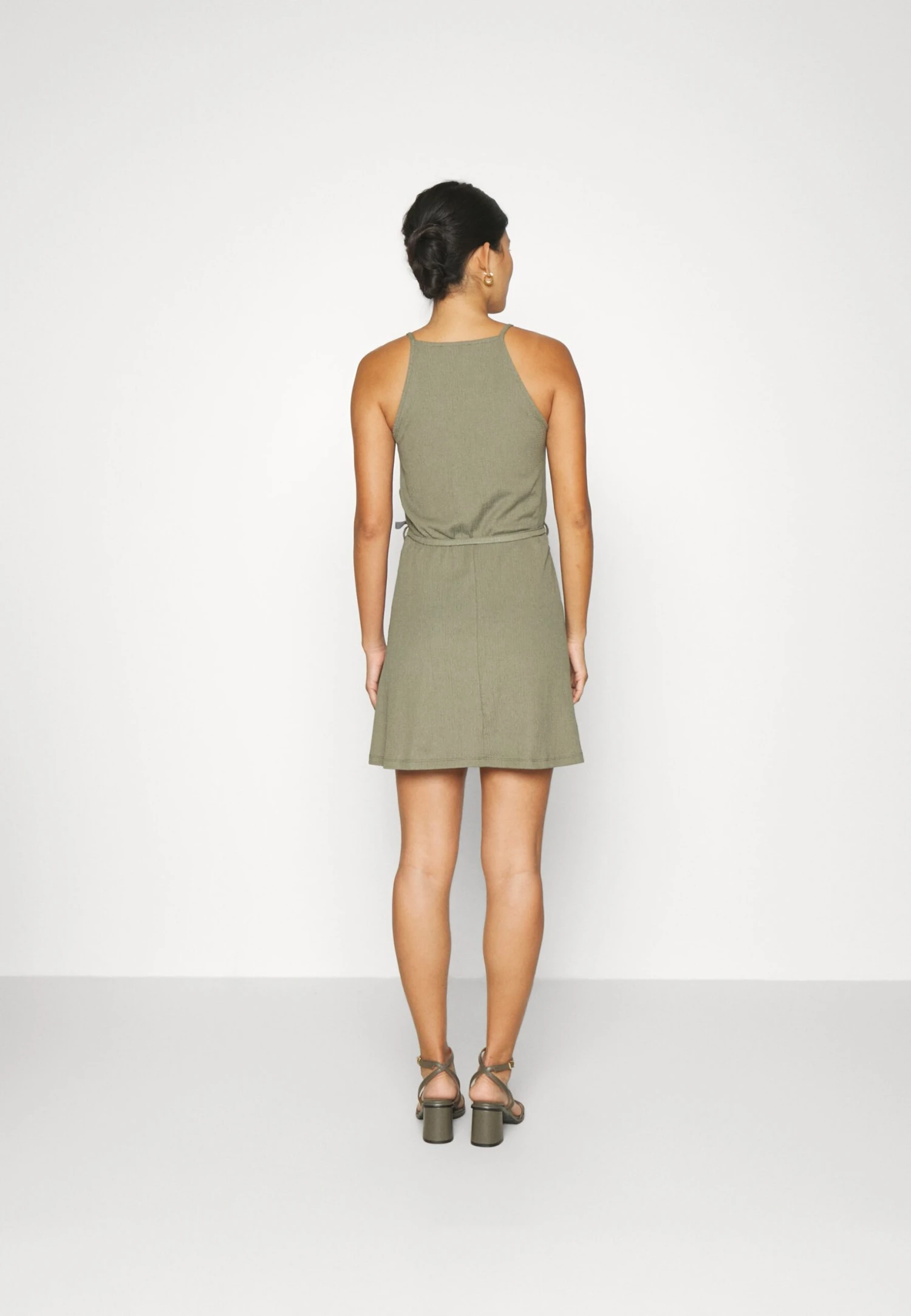 Anna Field Jurk - Olive 3 Anna Field Jurk - Olive - Afbeelding 3