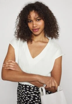 T-Shirt Basic - Off-White -Anna Field 7396f69cf9334655a4908ea604a7abef