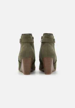Anna Field Enkellaarsjes Met Sleehak - Khaki 9 Anna Field Enkellaarsjes Met Sleehak - Khaki -Anna Field f41d3e14afd74bd2937c87ee959b4972